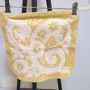 Fieldcrest Yellow and White Wash Cloth‎
